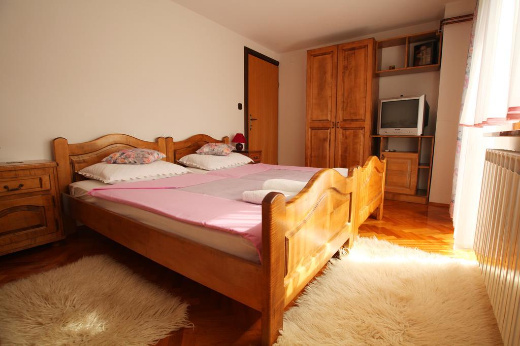 Rooms Markovic Otočac Rom bilde